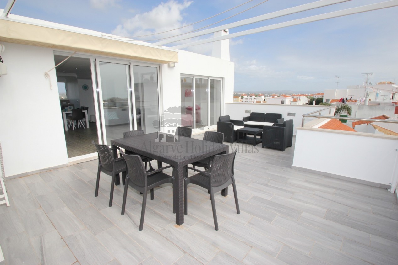 Modern 2 Bedroom Penthouse Apartment with Stunning Panoramic Sea Views