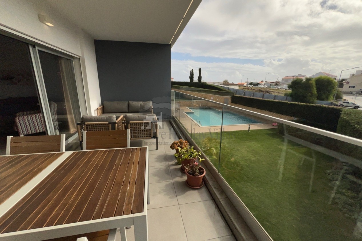 Lovely 2 bed, 2 bath modern apartment in small block close to Old Town and beach. A/C Wi- Fi