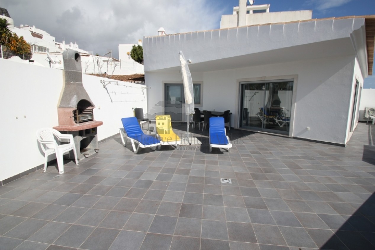 Modern spacious 1 bedroom bungalow with large terrace, air con + Wi-Fi
