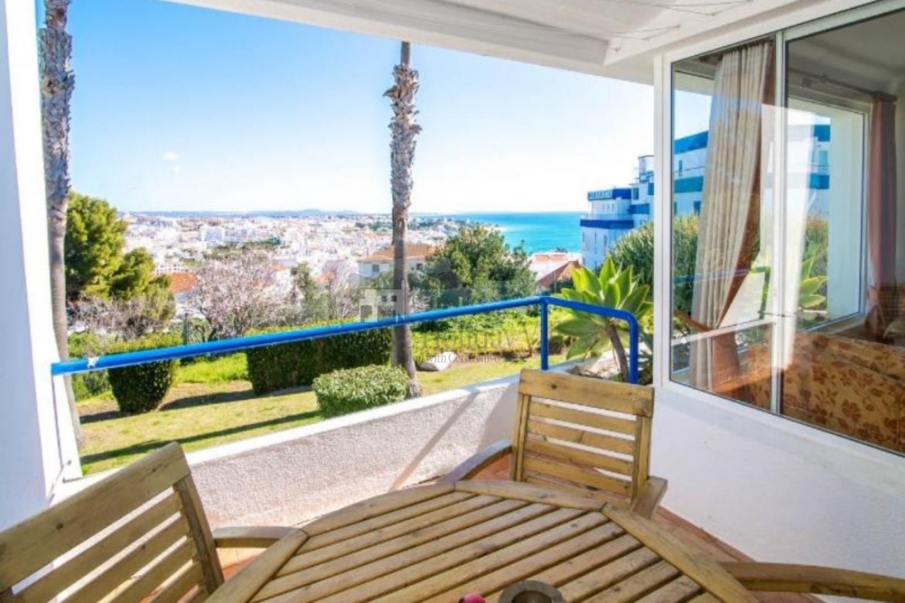 Spacious 2 bedroom apartment in Windmill Hill