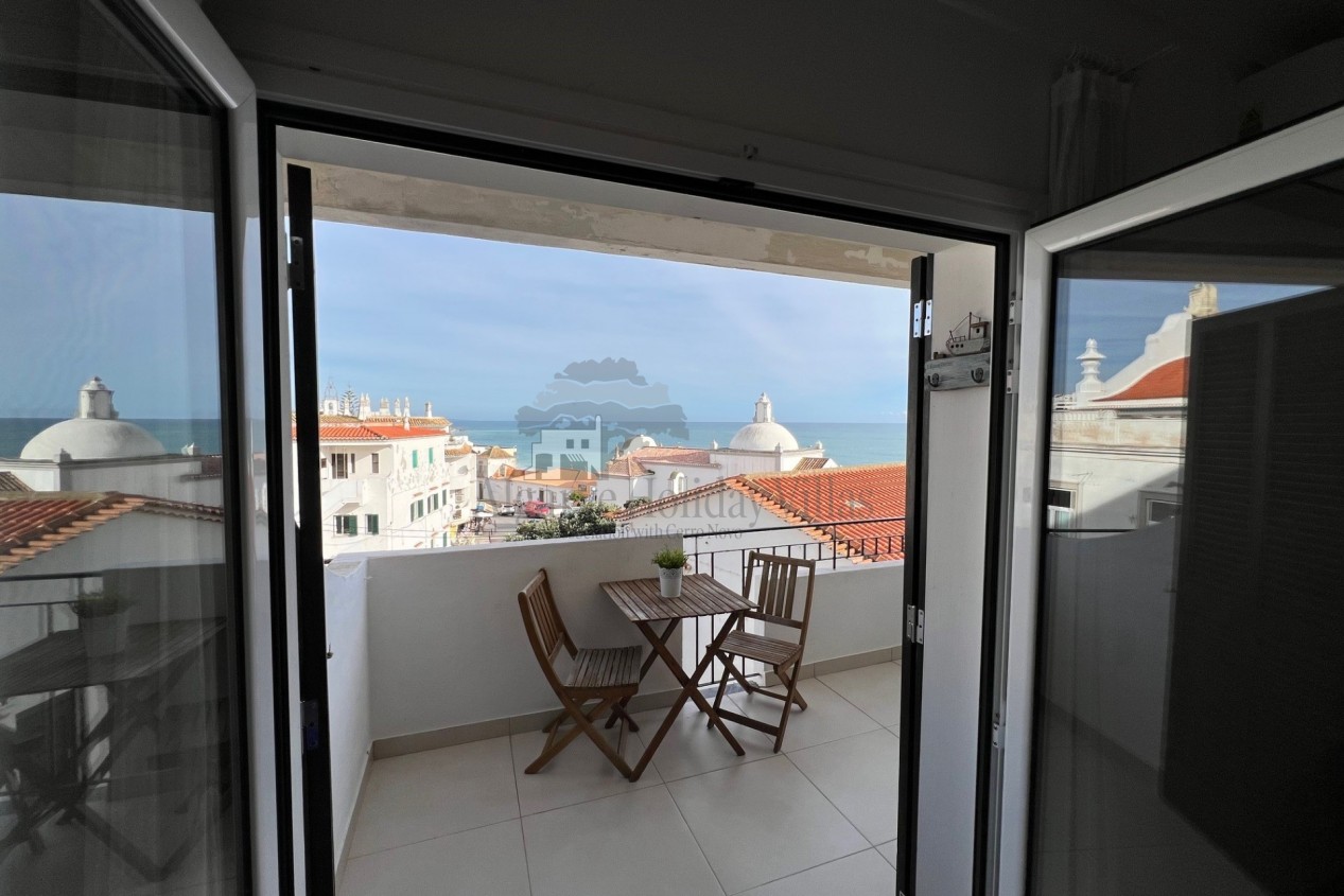Studio Apartment in The Old Town with stunning sea views