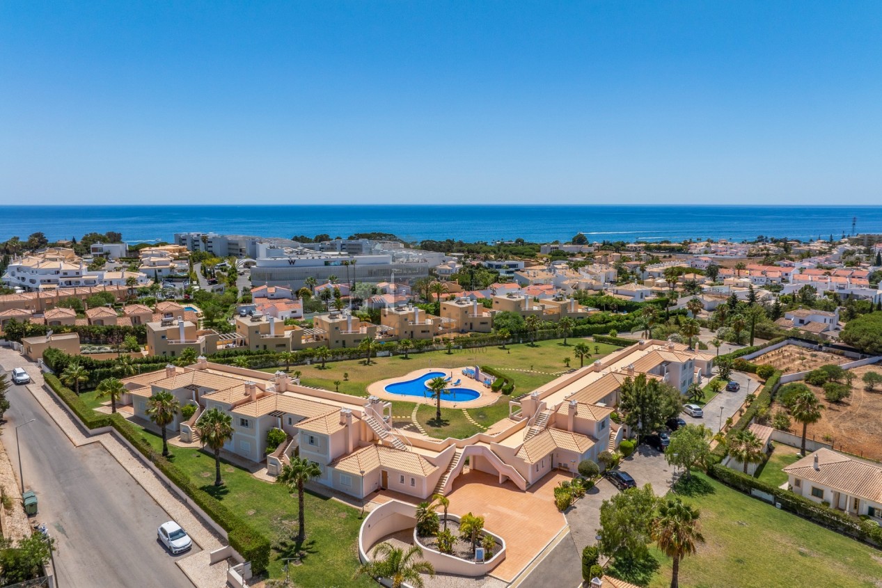 Beautiful 2 bed, 2 bath ground floor apartment in Baia Village. A/C, wifi, gated secure complex, 8 mins to Gale beach